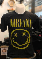 เสื้อลายยิ้ม Nirvana หัสN101 เสื้อวงดนตรี ร็อคต่างประเทศ เสื้อชาวร็อค เสื้อtour would เสื้อยืดคอกลม เสื้อยืดผู้ชาย เสื้อสไตล์วินเทจ ไม่มีตะเข็บขาง สรีนหน้าและหลังขับเนื้อ งานผ้าบาง ผ้า50/50 ผ้า3D ป๊าย3Dt-shirt สักเครื่องได้ ไม่หด ไม่ลอก นิ่ม-เบา ใส่สบาย ไ