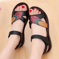 A kind of Large size 36-43] summer mothers sandals womens soft middle-aged and elderly flat sole simple comfortable antiskid