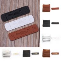 【LZ】☈■♂  20pcs Faux Leather Clothes Labels Feitos À Mão Com Amor Tags Para DIY Scarf Sweater Hat Handmade Handmade Acessórios