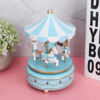 【ถูกๆ】 MERRY Birthday Gift - Go - Round กล่องดนตรี Carousel ของขวัญคริสต์มาสงานแต่งงานวันเกิดเครื่องตกแต่งของขวัญ