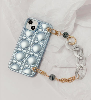 Ins Premium Sense แฟชั่น Carry-on Chain Case สำหรับ iPhone13promax Leather Linger Soft Case สำหรับ iPhone14pro Pearl Chain Case สำหรับ iPhone11
