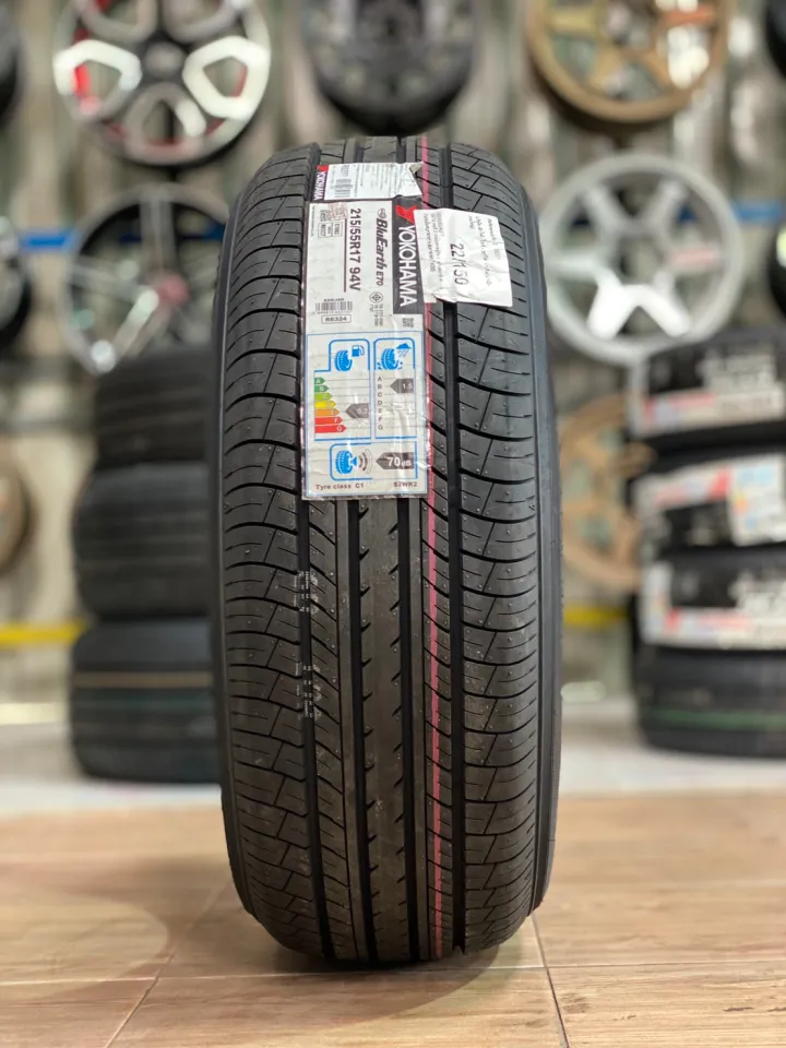 ยางรถยนต์ ขอบ17 Yokohama 215/55R17 รุ่น Bluearth E70 (4 เส้น) ยาง