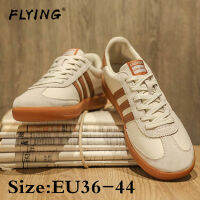 รองเท้าคู่ EU36-44บินสไตล์เยอรมันรองเท้าแผ่นลำลองรองเท้าเล่นกีฬาผู้ชาย,สไตล์เกาหลีรองเท้าสีขาวเข้าได้กับทุกชุดกันลื่นน้ำหนักเบาและสะดวกสบายรองเท้ากีฬาอินเทรนด์ทนทานต่อการฉีกขาด