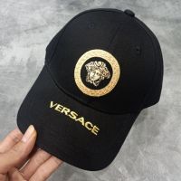 ✖✎✼ Versace หมวกเบสบอล ปักลายโลโก้ สีดํา นําเข้า สําหรับทุกเพศ