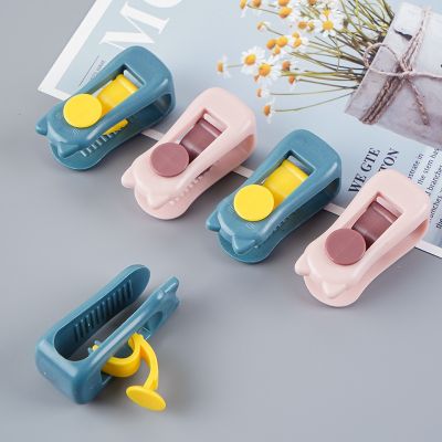 【cw】 Bed Sheet Quilt Buckle Holder Anti-running Cover Angler Needle-free Safety Anti-quilt Clip