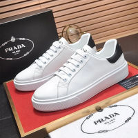 Pradas ดั้งเดิมรองเท้าผู้ชาย,รองเท้าผ้าใบแฟชั่นคุณภาพพรีเมี่ยม2023มาใหม่ล่าสุดสำหรับแท้ผู้ชายรองเท้ารองเท้าแตะหนังวัว