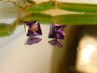 อเมทิสต์ เพชรรัสเซีย CZ .มิล(10x10MM)2 Pcs( 2 เม็ด)สีม่วงสี่เหลี่ยม  AMETHYST Cubic zirconia American diamond stone