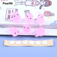 PearlNi 6ชิ้นเรซิ่นรองเท้าลูกหมูตกแต่งเสน่ห์เรืองแสงในที่มืดน่ารักลูกหมูมีเสน่ห์ของขวัญสำหรับเด็กเด็กผู้ชายเด็กผู้หญิง