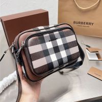 Burberry กระเป๋ากล้อง Unisex Travel Home Bag Classic Retro Messenger Bag