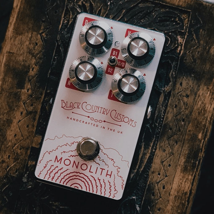 laney-bcc-monolith-distortion-เอฟเฟคกีตาร์-เสียง-distortion-ไฟ-led-สามสี