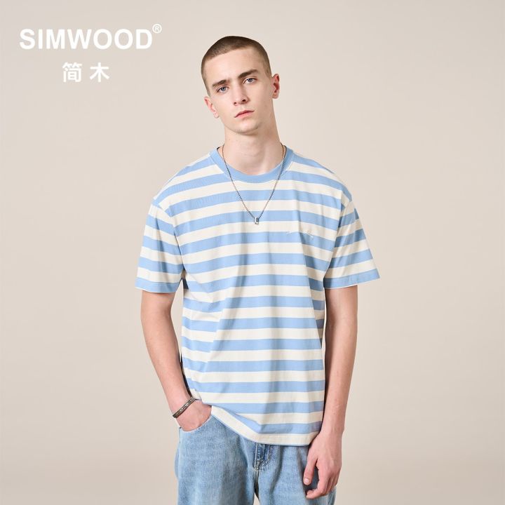 simwood-เสื้อยืดลายทางสีน้ำเงินขนาดใหญ่2023ฤดูร้อนเสื้อเบรตั้น100เสื้อยืดผ้าฝ้าย-plus-saiz-lelaki-surat-sulaman