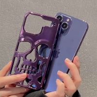 Luxury Skeleton Skull Case สำหรับ iPhone 14 13 12 11 Pro Max เคสโทรศัพท์กันกระแทกฝาหลังกล้องปกป้อง Hollow TPU Funda