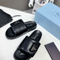 2023 PradaˉSummer New Bread Shoes This high value shoe is fashionable and versatile sandal