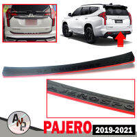 กันรอยท้าย  สำหรับ รุ่น MITSUBISHI PAJERO SPORT  ( มิตซูบิชิ ปาเจโร่ ) ปี 2019 - 2021 สีดำ โลโก้สีดำ