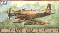 เครื่องบินประกอบ DOUGLAS A-1J SKYRAIDER U.S.AIR FORCE  1/48 TAMIYA