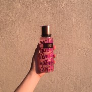 Body mist Temptation mua 2 tang 1 Victoria s Secret chai chiết 30ml.