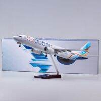 737MAX เครื่องบิน47ซม. ขนาด1/85 B737สูงสุดเครื่องบินบินสายการบินดูไบและคอลเลกชันโมเดลของเล่นเรซินดายแคส