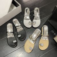 【Ready】? Ms. Li is a pigeon egg!! Silver sandals with thick bottom flip-flops with wedge heels and rhinestone slippers