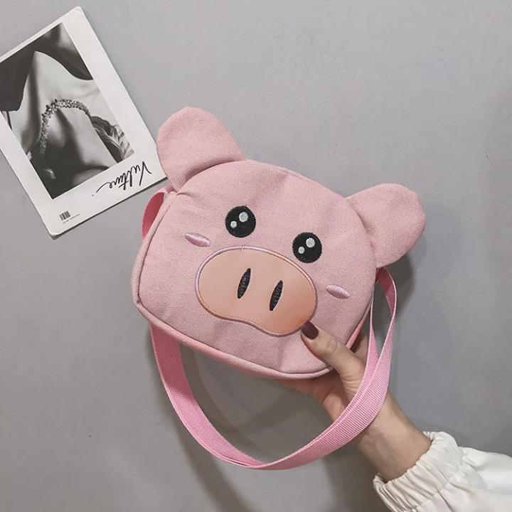 koreafashionshop-kr868-กระเป๋าสะพายข้างน้องหมูอู๊ดๆน่ารักมุ้งมิ้ง