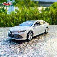 MSZ 1:34 Toyota Camry โมเดลรถยนต์อัลลอยด์สีขาวสีแดงรถของเล่นของเด็กหล่อขึ้นรูปด้วยเสียงเบาดึงกลับ Ftion