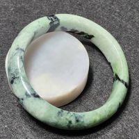 (J98) กำไลหยก พม่าแท้ Jadeite Type A 100% ไซส์ 63 mm. หยกสีธรรมชาติ ไม่ผ่านการปรับปรุงใดๆทั้งสิ้น