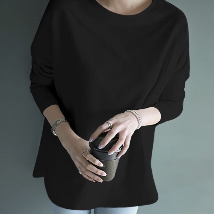 ผู้หญิงเสื้อยืดเสื้อกันหนาวแขนยาวสีขาวเสื้อยืดผู้หญิงหลวมรอบคอในสีดำ