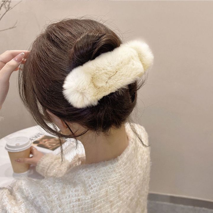 new-winter-large-size-duckbill-clip-plush-hair-claw-trendy-casual-women-hair-clips-crab-barrettes-furry-solid-color-hairpin-gift