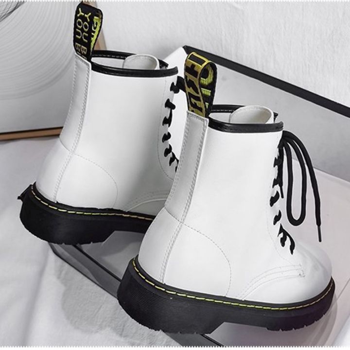onesunnys-รองเท้าบู๊ทส้นหนาสีขาวสไตล์อังกฤษ-บู๊ทส์แฟชั่นสตรีท-มอไซค์-รองเท้านู้ด-รองเท้าสาวสุดฮอต-รองเท้าบูทสุภาพสตรีมาร์ติน