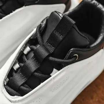 adidas tiếp tục khuấy động làn sóng chunky sneakers với Magmur Runner
