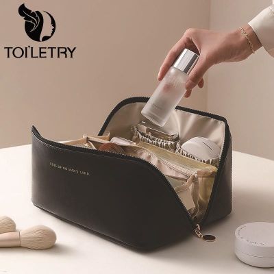 Women Pillow Makeup Bags Black Luxury Cosmetic Bag Letter Printted Travel Toiletries Storage Organizer Large Capacity Waterproof