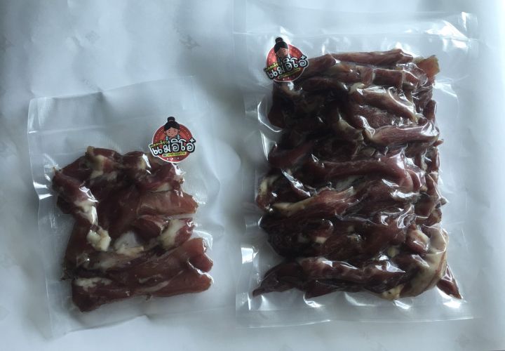 หมูแดดเดียว-หมูแดดเดียวแสนอร่อย-ทำสดใหม่ทุกวัน-ไม่ใส่สารกันบูด-หมูแดดเดียว-เนื้อแดดเดียว-ปลาแซลม่อนแดดเดียว-แดดเดียวแม่อิโอ๋