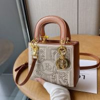 Hot selling Concubine Dianas 2022 new handbag the latest embroidery high-grade light luxury retro one-shoulder diagonal bag