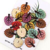 30pc/lot  Colorful Tree Leaf Wooden Buttons Scrapbooking Random Color Two Holes Buttons For DIY Child Clothes Accessories Haberdashery