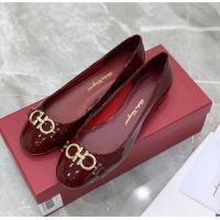 Ferragaˉmoˉmetal round buckle tire patent leather shoes flat loafers 1021