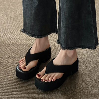 รองเท้าแตะผู้หญิงแบบหนีบนิ้วเท้าหนาแฟชั่นใหม่เพิ่มความสูงรองเท้าแตะชายหาด35-40