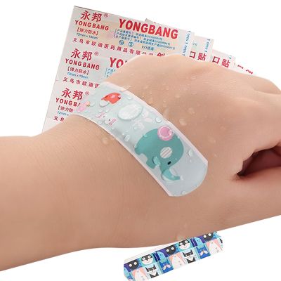 【LZ】㍿  Bandagem adesiva impermeável para bebê desenhos animados bonitos adesivo de ferida curativo bandagem respirável para crianças 100pcs