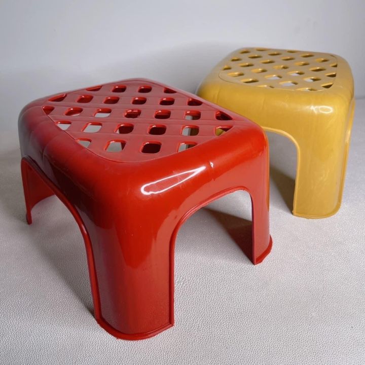 เก้าอี้นั่งพลาสติกขนาดกว้าง20ยาว24สูง15cmเก้าอี้พลาสติกแข็งแรงพลาสติกหนามีให้เลือกหลายสี