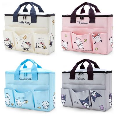 กระเป๋าถือ Sanrio Hello Kitty กระเป๋าเครื่องสำอางการ์ตูนใหม่สำหรับเด็กผู้หญิงเด็กผู้ชายน่ารักคุรุมิเดินทางด้วยผ้าใบแคนวาสกระเป๋าเก็บของเมโลดี้กระเป๋าทรงสี่เหลี่ยมมีหูหิ้วสะพายไหล่ระเบิดได้