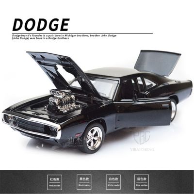 โมเดลรถโมเดลรถยนต์กล้ามเนื้อม้าทำจากอัลลอยด์พร้อมของขวัญของเล่นมีแสงเสียง1/32ได้อย่างรวดเร็ว &amp; ดุร้าย Dodge R