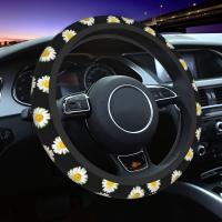 [Automobile accessories] ผ้าคลุมพวงมาลัยรถยนต์ลายดอกเดซี่สำหรับผู้หญิงอุปกรณ์ป้องกันสีดำนุ่มนวลป้องกันการลื่นไถลรถบรรทุก SUV สวมใส่ได้แบบสากลขนาด15นิ้วหนึ่งขนาด