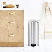 Brabantia ถังขยะแบบเหยียบ 30ลิตร จับไม่เป็นรอยนิ้วมือ - สีสแตนเลสด้าน Pedal Bin New Icon 30Litre- Matt Steel Fingerprint