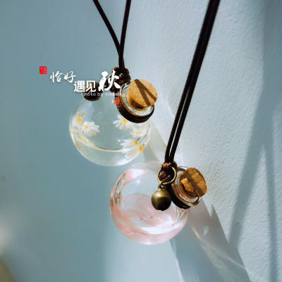 【cw】1 Pcs Car Hanging Perfume Pendant Fragrance Air Freshener Empty Glass Bottle for Essential Oils Diffuser Interior Car Accessory ！