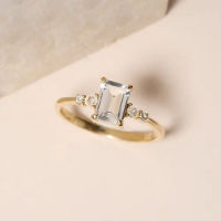 Grace Fine Jewelry แหวนทองแท้ 9K Emerald Cut White Sapphire