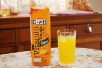 C-vitt ซีวิต เครื่องดื่มวิตามินซี รสเลมอน / ออเร้นจ์ 1000 มล. (07)