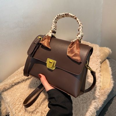 New texture qiu dong one shoulder inclined shoulder bag bag 2021 bags female fashion scarves portable small bread