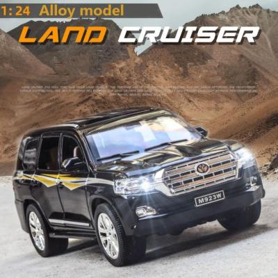 1:24 LAND CRUISER ล้อแม็กรถยนต์รุ่นเสียงและแสงดึงกลับคอลเลกชัน D Iecast ยานพาหนะรถยนต์ของเล่นสำหรับเด็ก