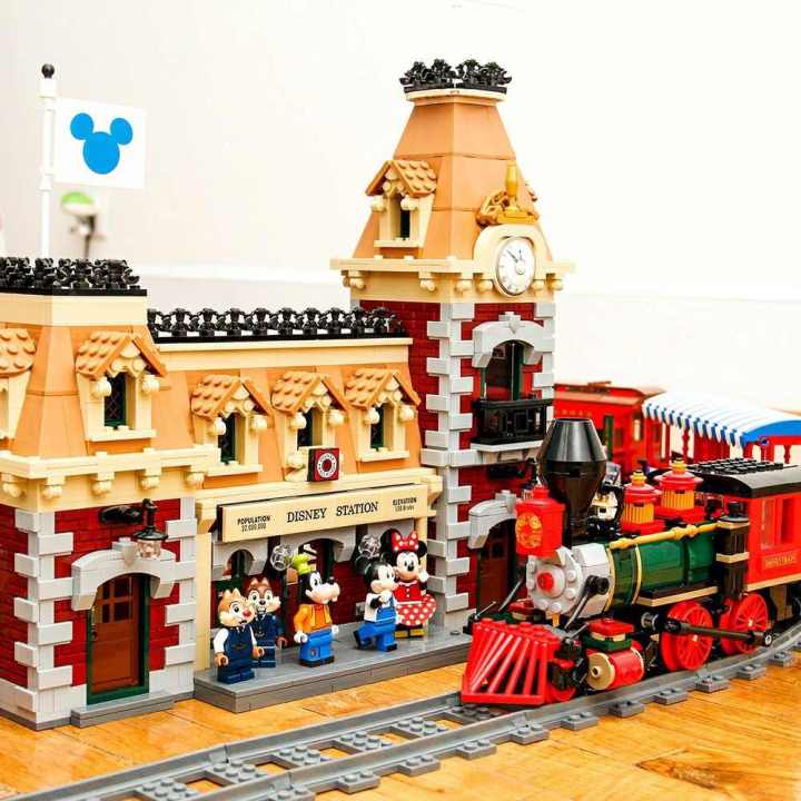 ตัวต่อรถไฟ-ตัวต่อ-ของเล่น-ตัวต่อจีน-disney-train-j11001