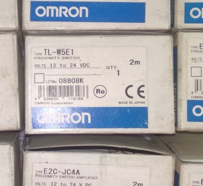 new   Omron  TL-W5E1  Flat Inductive Proximity Sensor  (.ใหม่เหลือจากงาน)