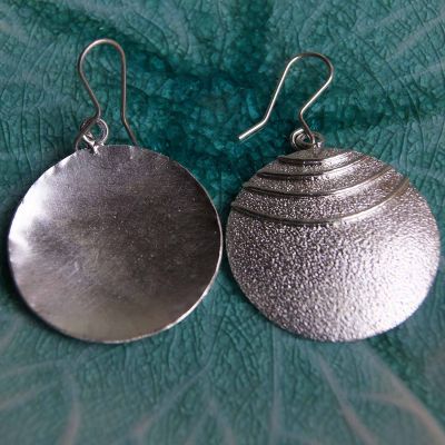 Earrings pure silver Karen hill tribe 98 % สวยงาม น่ารัก งานทำด้วยมือ ตำหูเงินบริสุทธิ์กระเหรี่ยงทำจากมือชาวเขางานฝีมือ ของฝากชาวต่างชาติชอบมาก