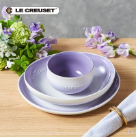 ภาษาฝรั่งเศสคำ LE CREUSET ของใช้ในครัวเรือน จาน จาน มูลค่าสูง กินข้าว ชาม จานอาหารค่ำ จานปลา บนโต๊ะอาหาร